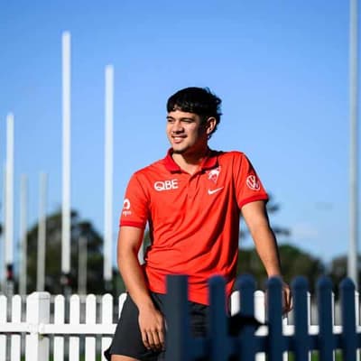 Swans superboot 'sends' it for longest goal ever