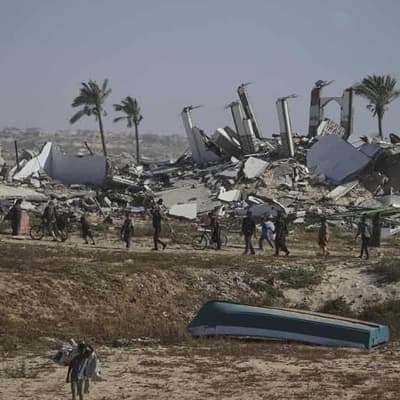 Food trucks in Gaza raided, underscoring aid problems