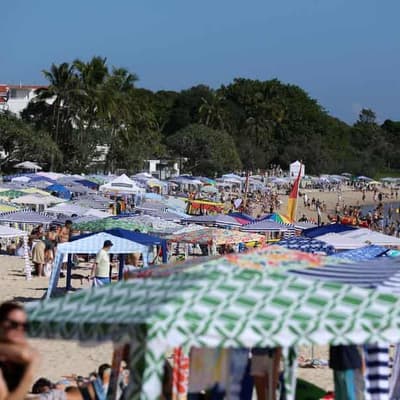 Warm weather, Cyclone Trump hit consumer recovery