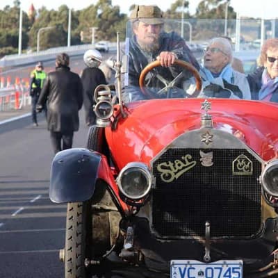 Vintage car first to roll on $786 million bridge