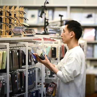 Economy stalls as private sector fails to pick up slack