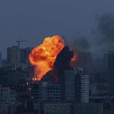 Three dead after intense Russian air attacks on Kyiv