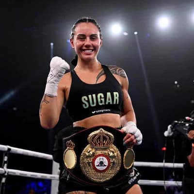 Aussie boxer given title chance due to pregnant pause