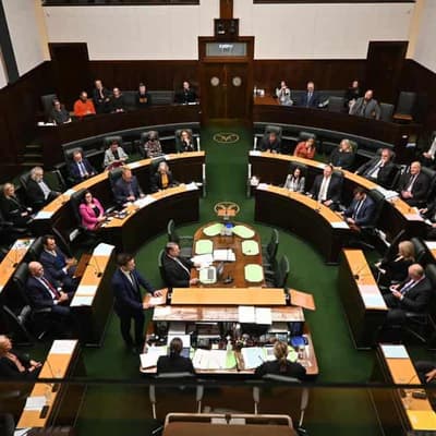 Premier ditches privatisations amid political chaos