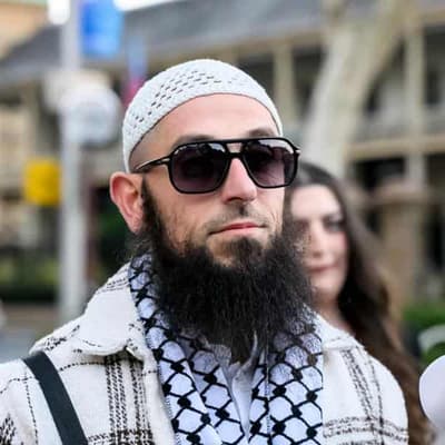 Muslim preacher defends 'dehumanising' sermons on Jews