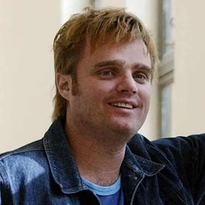 Ex-TV star asks to be spared conviction for Nazi salute