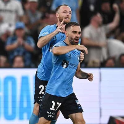 Socceroo departs Sydney FC after contract impasse