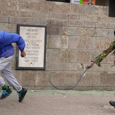 'Sixteen killed' as Kenyan protesters and police clash