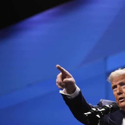 Trump struggles to control commentary on Iran strikes