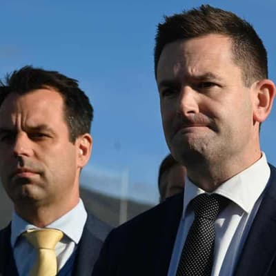 Opposition pledges billion-dollar 'budget crisis' fix