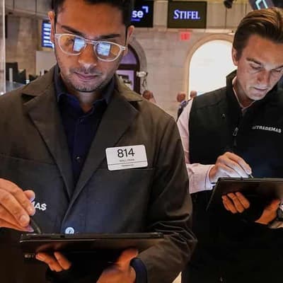 Big tech stocks unwind in choppy Wall Street session