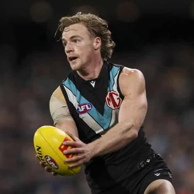 Port gun snubs Victorian suitors, wants star to follow