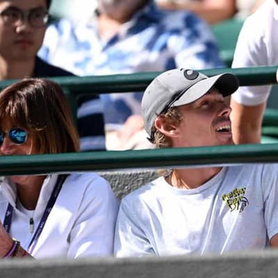 Blinkers on for Demon after comforting fiancee Katie