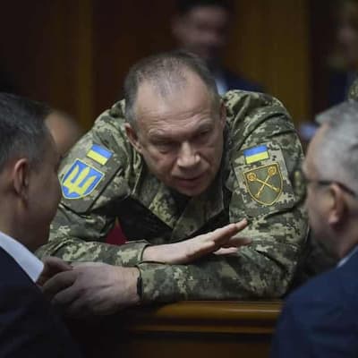 Ukraine expects Russian push as drones 'target Moscow'