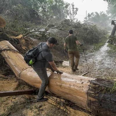 Texas flood death toll mounts as campers remain missing