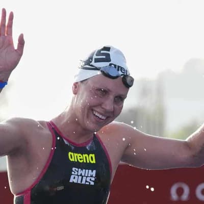 Johnson wins first Australian 10km world swim title