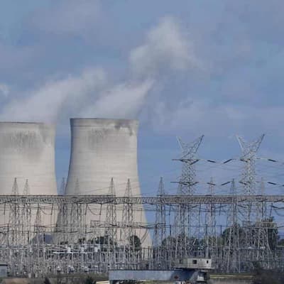 Heavy-hitter urges return of 'world's best' carbon tax