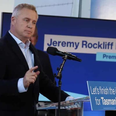 Libs make first pitch to kingmakers in race to govern