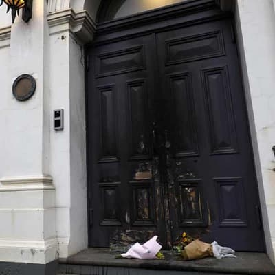 Police search for accused synagogue arsonist's motive