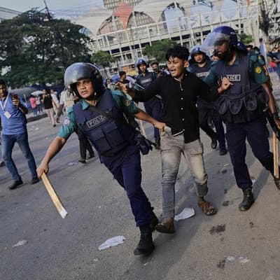 Bangladeshi students protest after jet crash kills 31