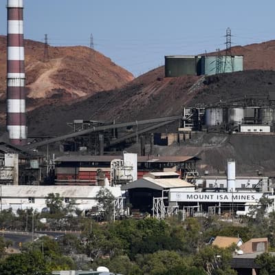 Thousands of jobs at risk as miner pleads for support