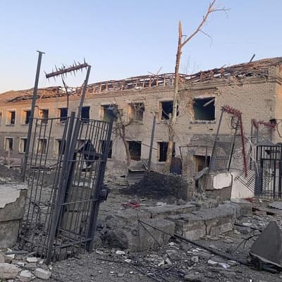 Russian strikes as Kremlin defiant over Trump threats