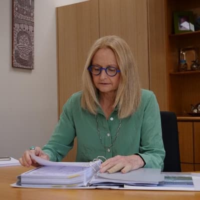 Territory "underwhelming" in tackling domestic violence