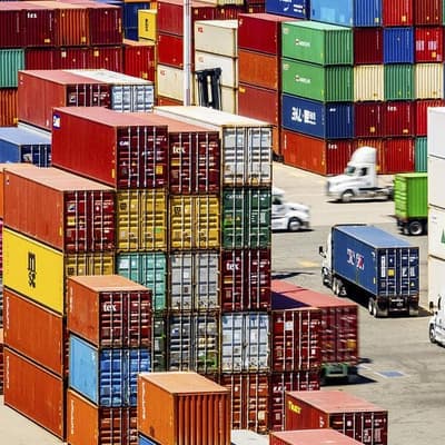 Markets plummet as Trump issues more steep tariffs