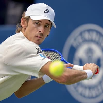 De Minaur hot-foots it to Canadian Open quarter-finals