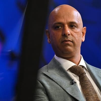 Balance key as government reviews anti-Semitism report