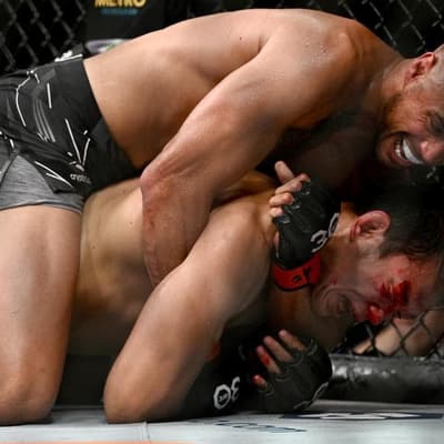 The knee that ended UFC star Carlos Ulberg's NRL dream