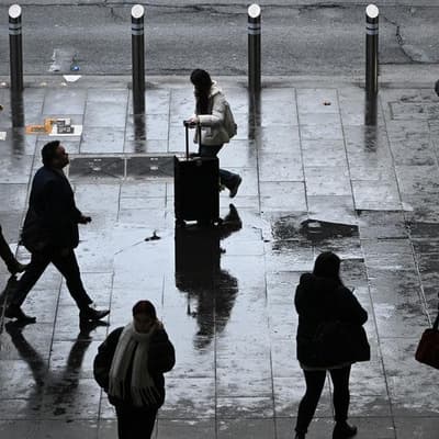 Fair go or no go? Aussie workers face 'class ceiling'