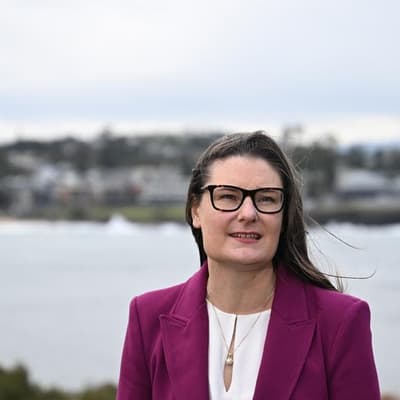 Leaders tested as gun fired in race for seaside seat