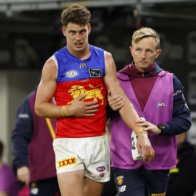 Lions mid dislocates shoulder in big win over Dockers