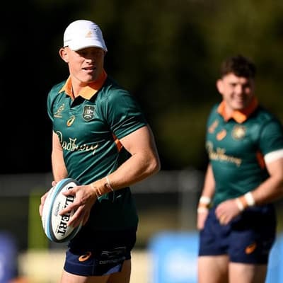 Schmidt's switch: Wallabies put faith in stand-in 10