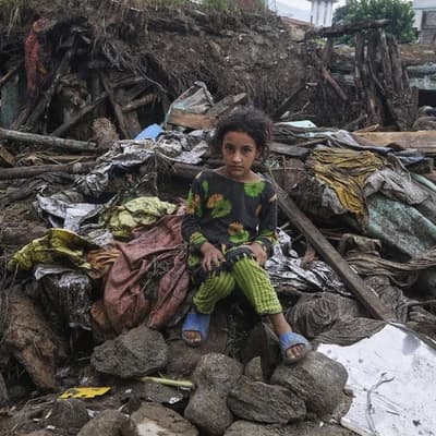 Pakistan resumes rescue operations in flood-hit areas