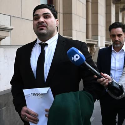 Man walks free after jury acquits him of murder