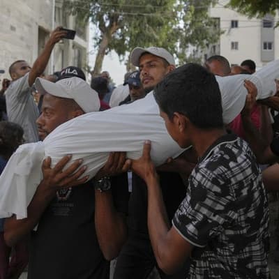 Israel keeps pressure on Gaza City before offensive