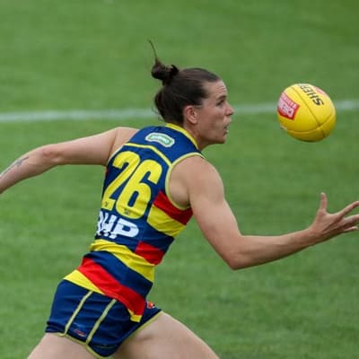 Crows seal statement win to celebrate star's milestone