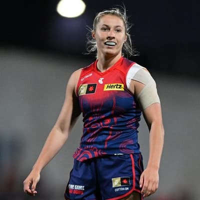 Flag dream over for Demons star after knee injury