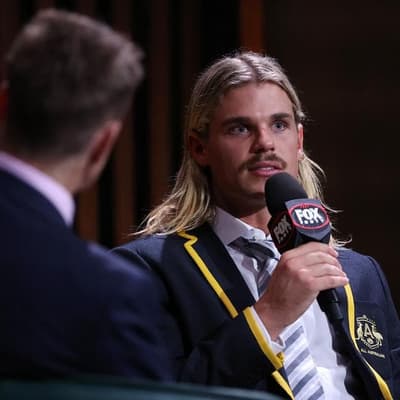 Geelong star details mental health battle during speech