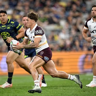 Walsh fires Broncos into top four with win over Cowboys