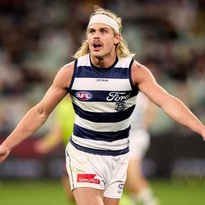 Smith doesn't train, coach expresses pride for star Cat