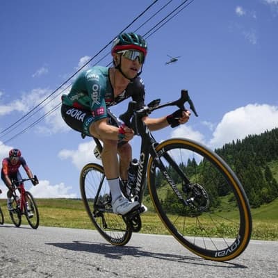 Hindley keeps driving in his push for Vuelta podium