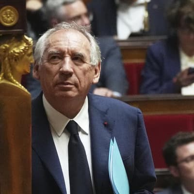 French parliament votes to oust PM, deepening crisis