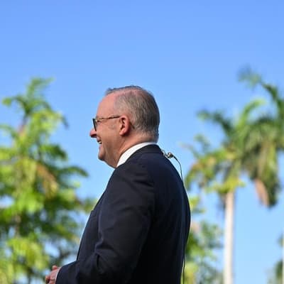 PM hopes for snappy signing of 'crocodile' defence pact