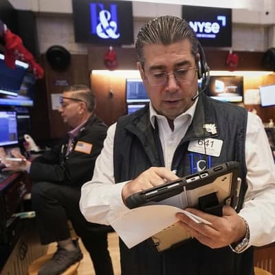 Wall Street ends mixed after Federal Reserve's rate cut