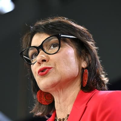 Call to revamp parental leave to benefit entire family