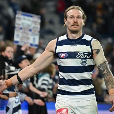 Cats wrap arms around concussed star amid GF heartbreak