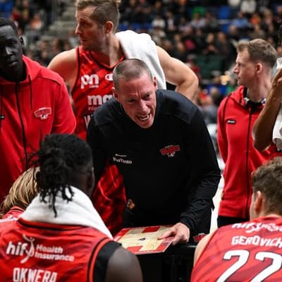 Wildcats beat Breakers after wild NBL final quarter